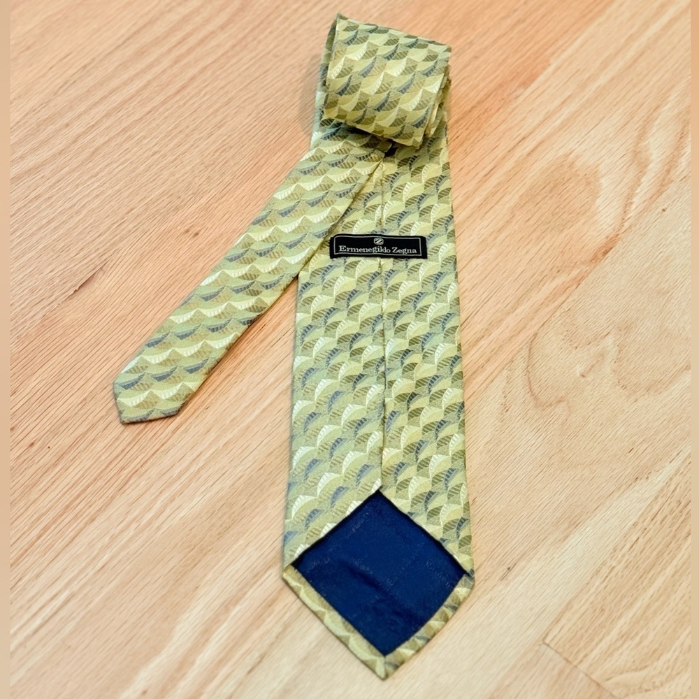 Ermenegildo Zegna Luxury Silk Tie – Gold & Silver Pattern, Made in Italy - Picture 7 of 9